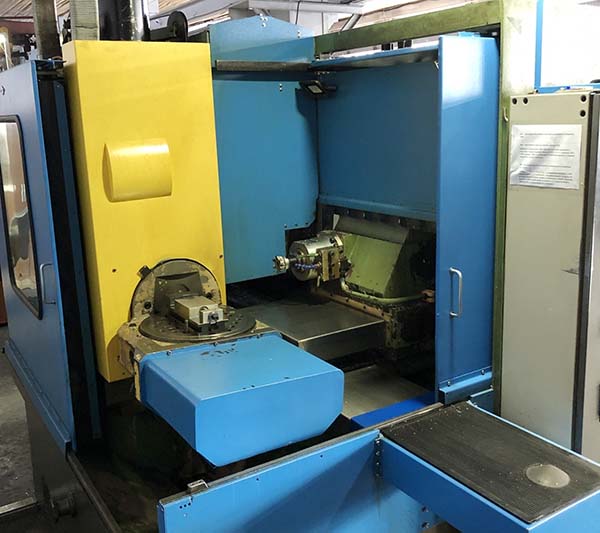 Фото пятикоординатного фрезерного верстата МС032